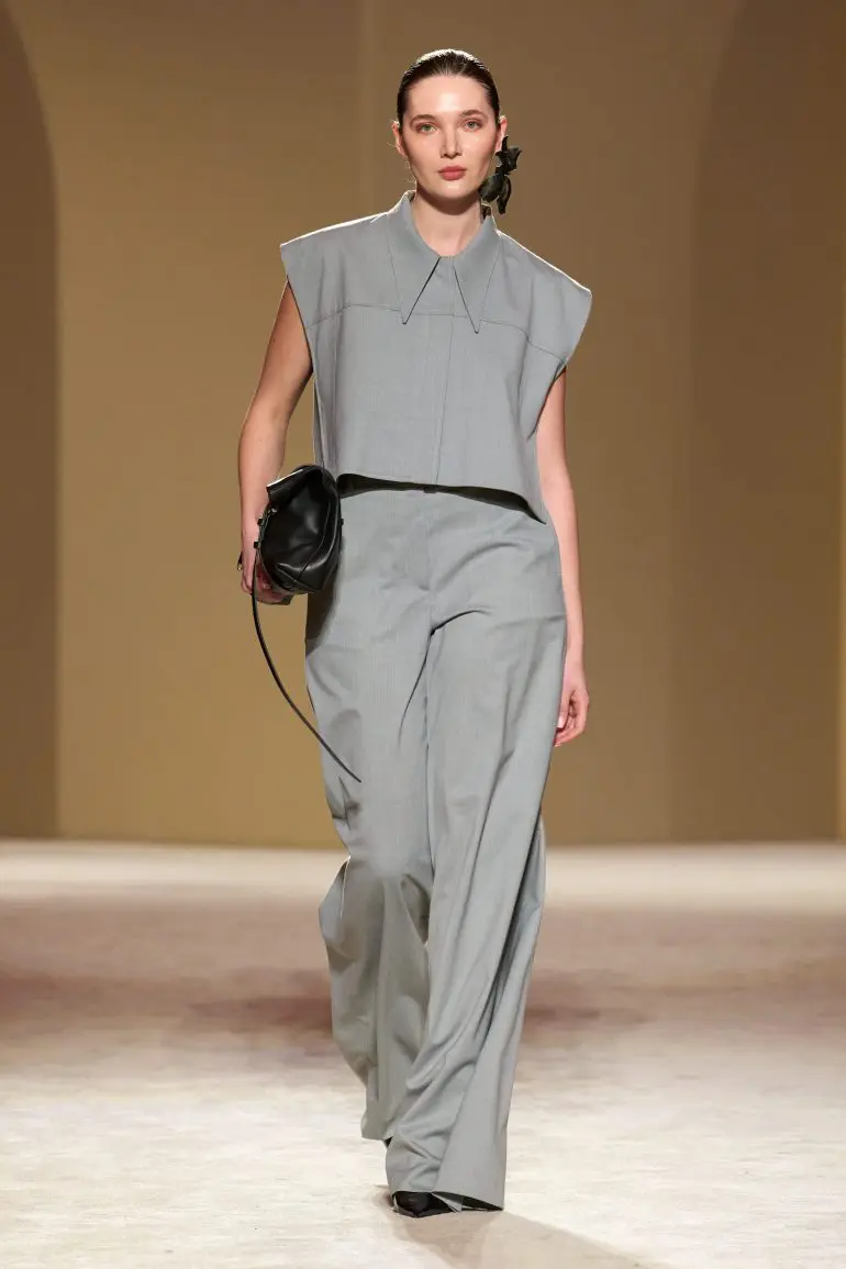 Andra Bazavan - Dualitae F26 037