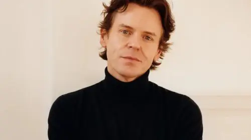 Designerul Christopher Kane este numit director de creație al brandului Mulberry