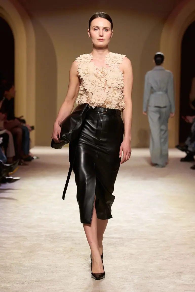 Geaninga Daniela Hirjanua - Dualitae F26 017