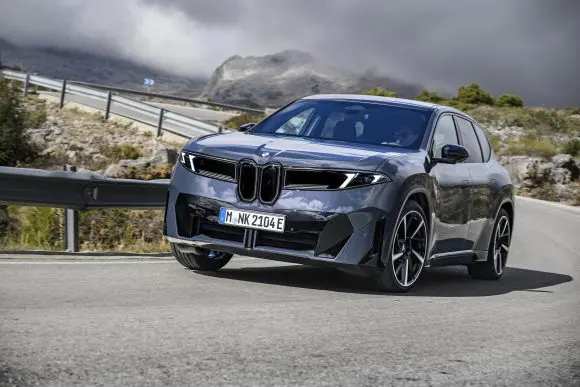 BMW iX3 repurtează două victorii: „World Car of The Year” şi „World Electric Vehicle”