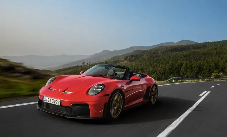 Porsche 911 GT3 este disponibil pentru prima dată cu un plafon decapotabil complet automat