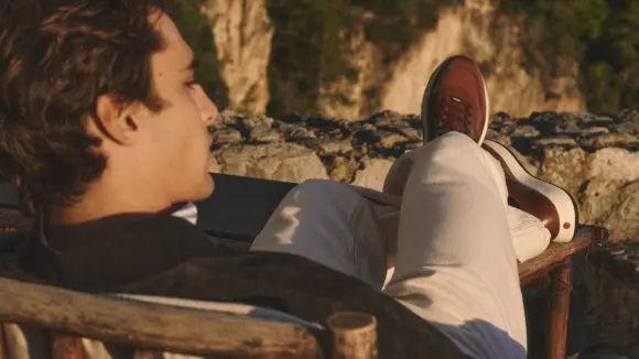 Garderoba masculină Maison Couture pentru primăvară se bazează pe imprimeuri și croieli minimaliste