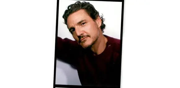 Pedro Pascal este numit ambasador de brand al casei de modă Chanel