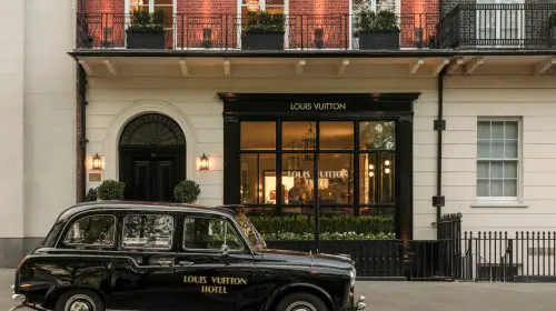 Louis Vuitton a lansat o experiență hotelieră temporară în Mayfair