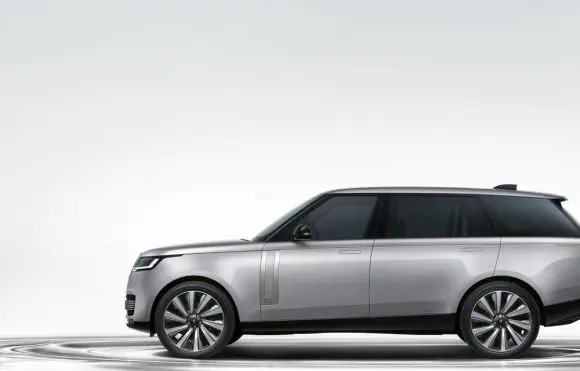 Noul Range Rover SV Ultra este expresia pură a eleganței