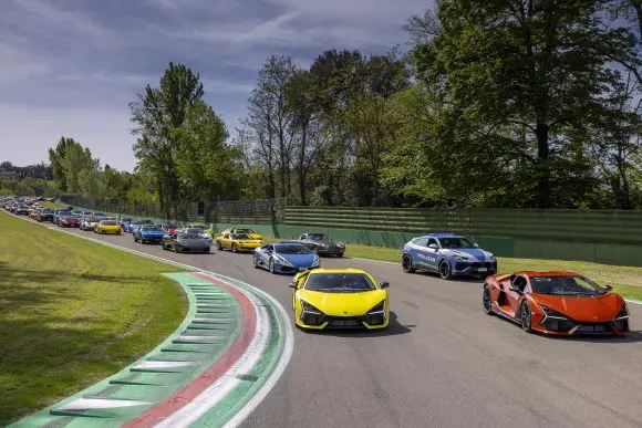 Automobili Lamborghini sărbătorește 63 de ani
