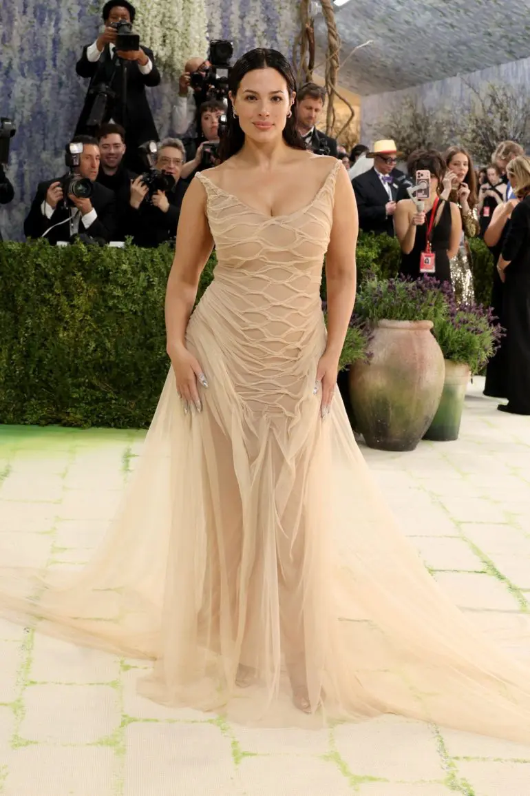 Ashley Graham in Di Petsa 