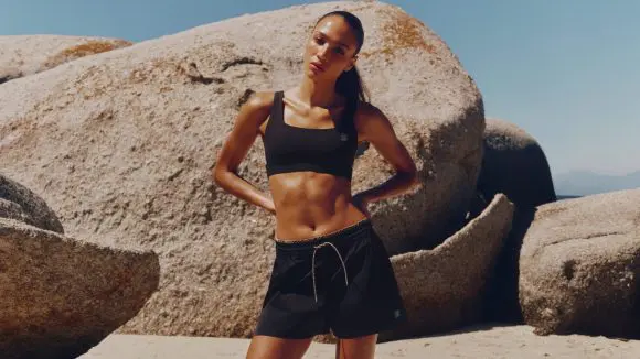 Burberry lansează colecția Burberry Activewear