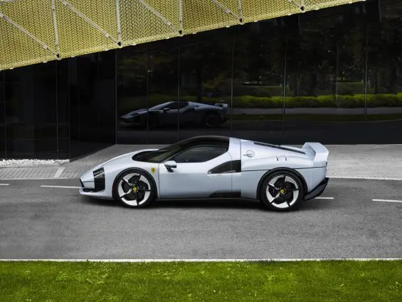 Ferrari câștigă Red Dot: Best of the Best 2026 cu modelul One-Off SC40