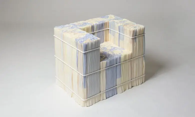 Issey Miyake transformă deșeurile industriale în mobilier sculptural