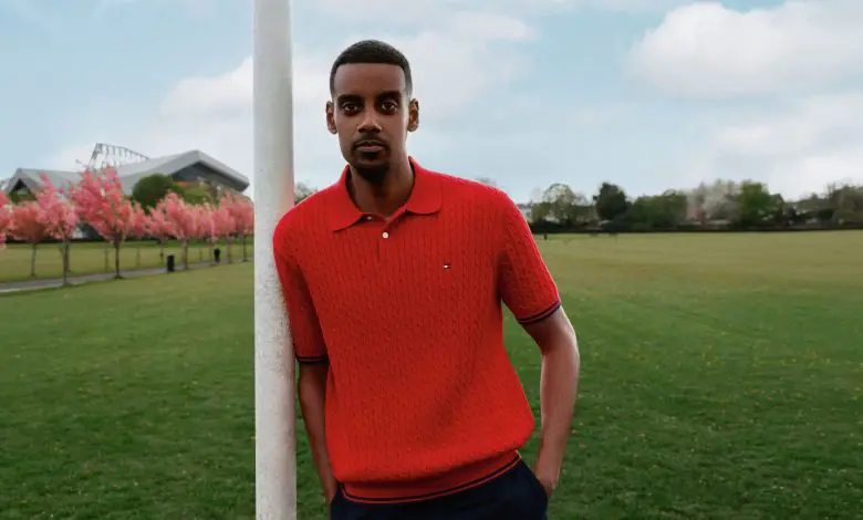 Tommy Hilfiger și jucătorii Liverpool prezintă colecția pentru vară 2026