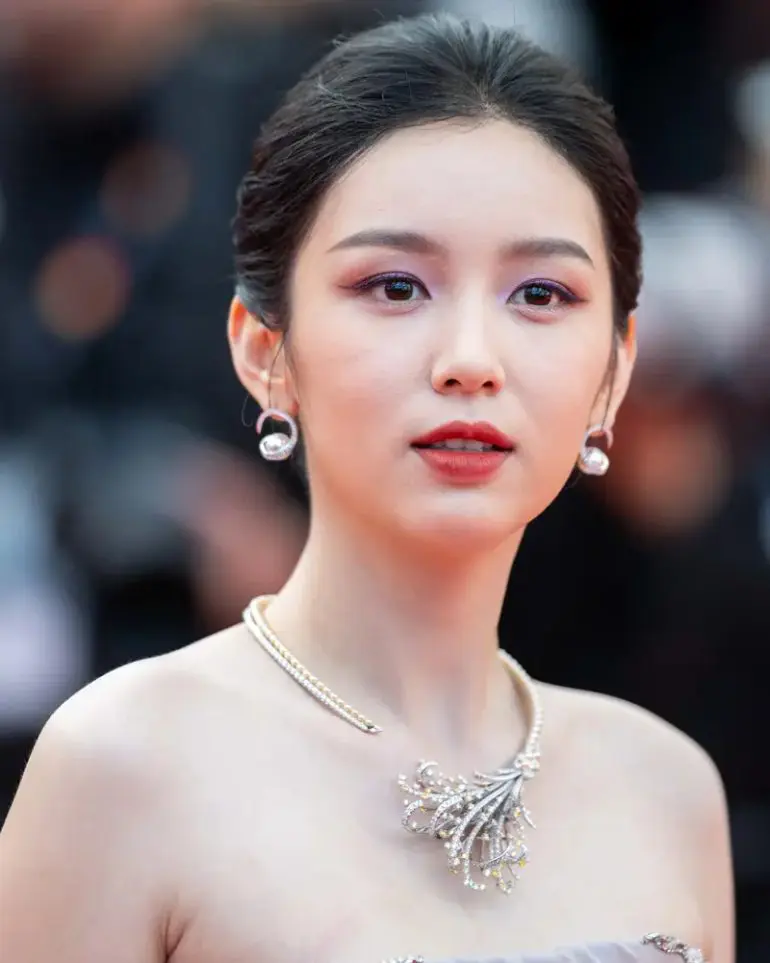Zhou Ye in Tasaki