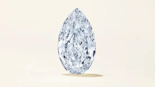 Christie’s scoate la licitație diamantul albastru Azure Blue de 31,62 carate