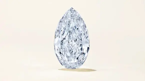 Christie’s scoate la licitație diamantul albastru Azure Blue de 31,62 carate