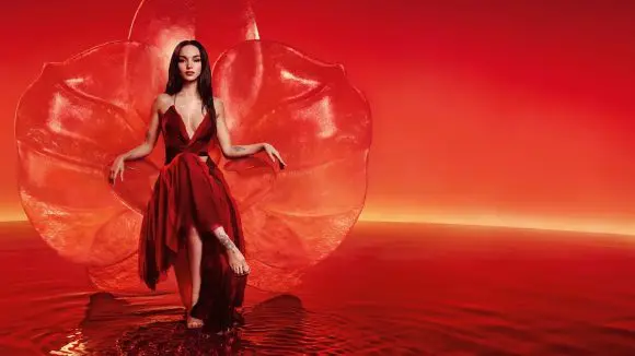 Diesel a numit-o pe Dove Cameron imaginea noului parfum Only Desire