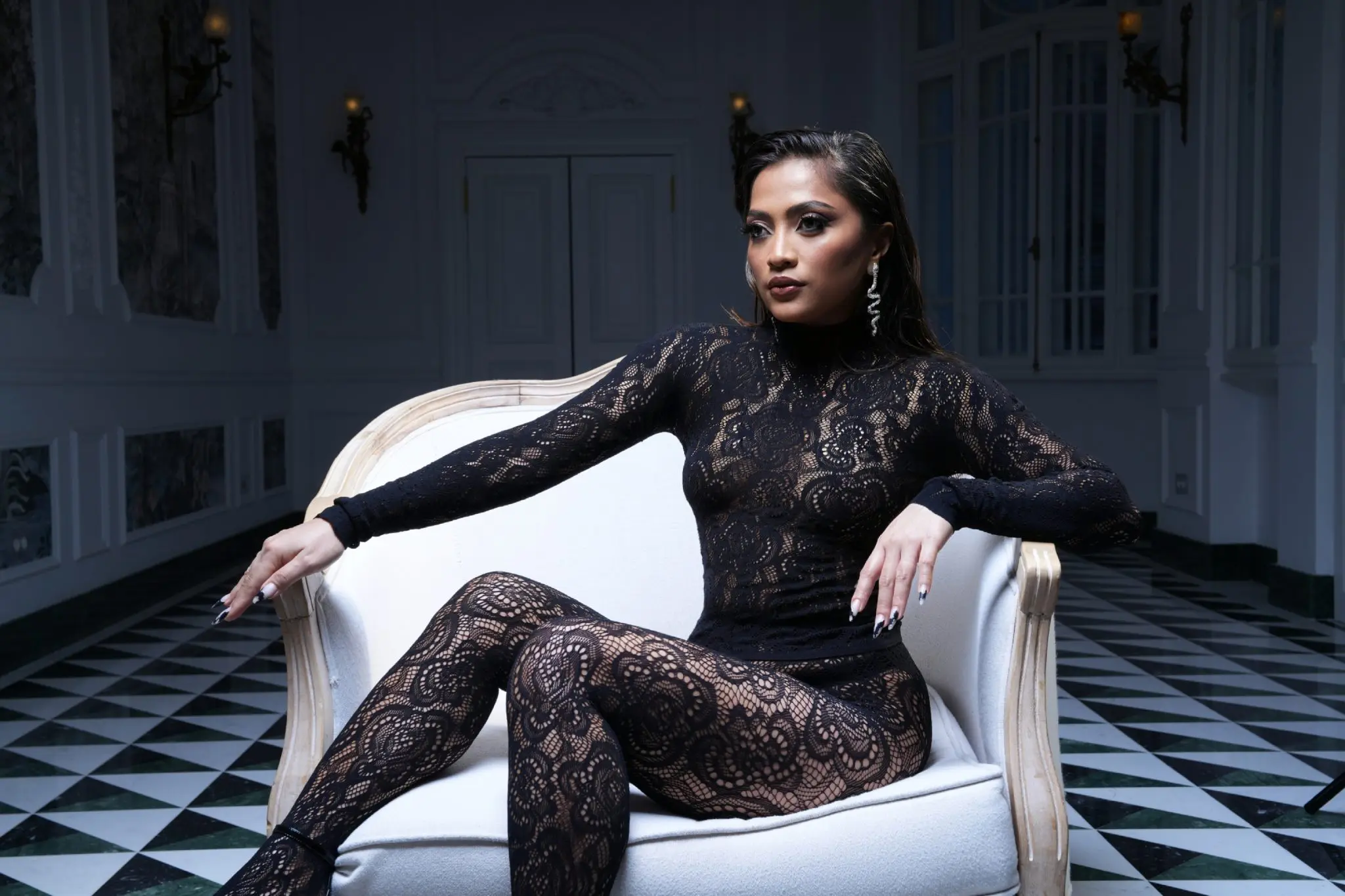 Bella Santiago