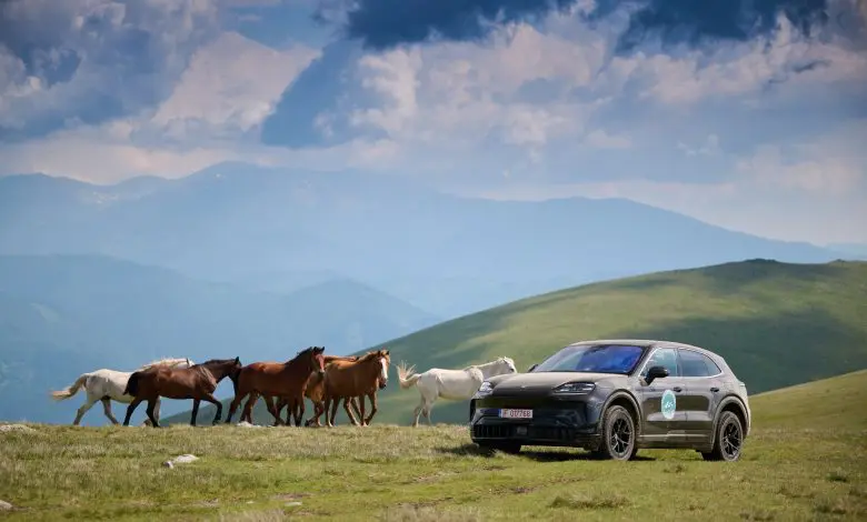 Porsche Alpine Experience – O aventură cu noul Cayenne Electric în Munții Șureanu