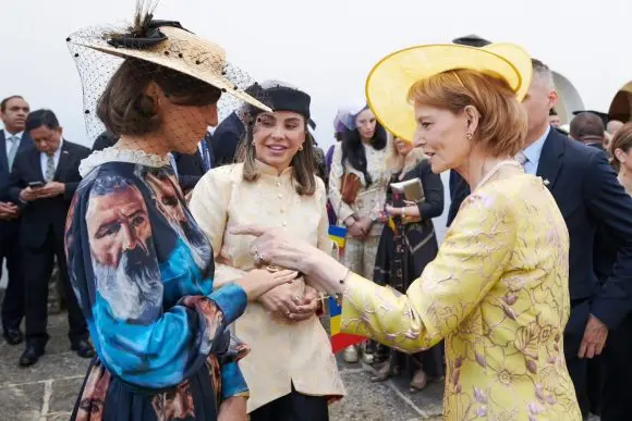 Creațiile Anne Marie D’Ange, admirate de Principesa Margareta a României la Royal Garden Party de Ziua Regală