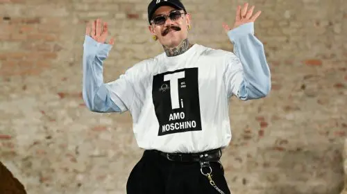 Designerul Adrián Appiolaza pleacă din funcția de director de creație al brandului Moschino