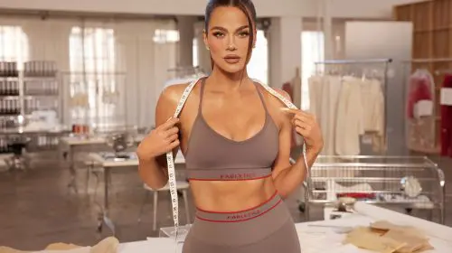Fabletics și Khloé Kardashian lansează colecția PureLuxe Push-Up