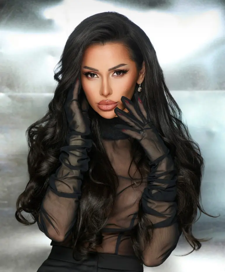 Dr. Roxana As