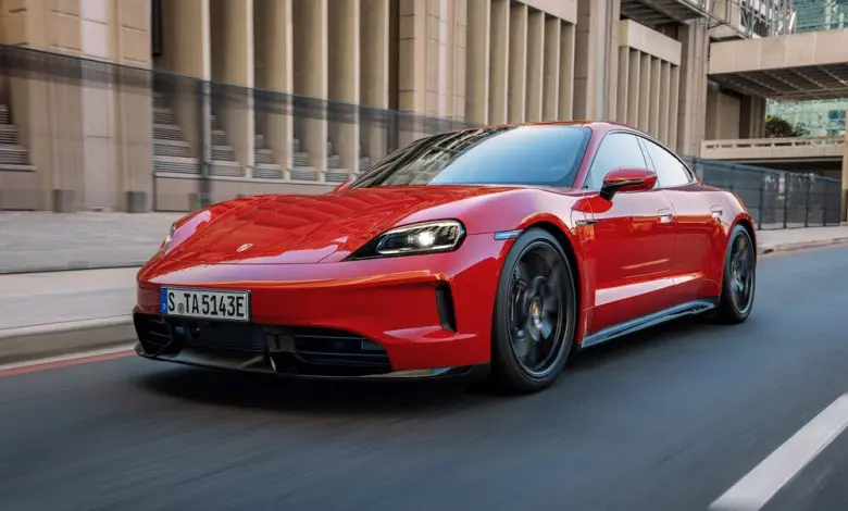 Inovații ample pentru toate modelele de Taycan: Porsche îmbunătățește experiența de condus