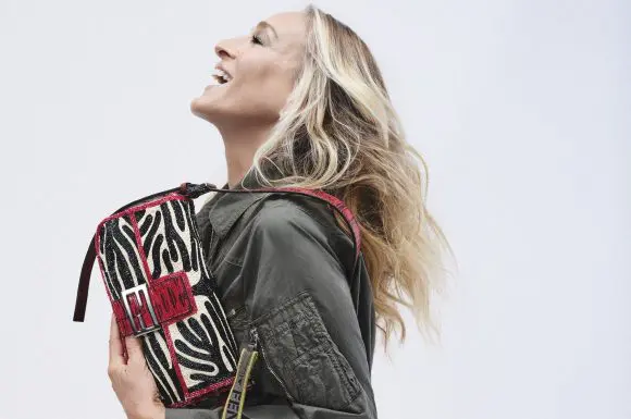 Sarah Jessica Parker este starul unei noi campanii pentru geanta Fendi Baguette