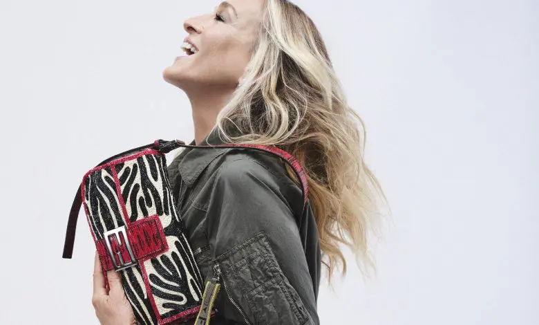 Sarah Jessica Parker este starul unei noi campanii pentru geanta Fendi Baguette