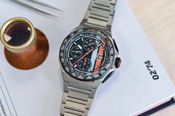 TAG Heuer Formula 1 Automatic Chronograph x Gulf – Curse în albastru și portocaliu