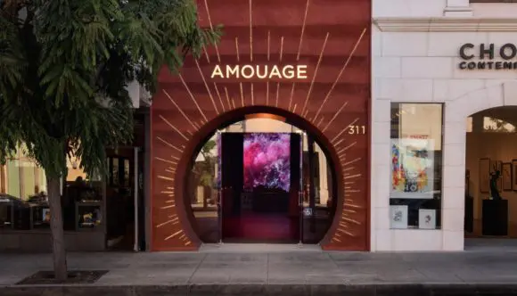 Amouage aduce peisajele deșertice ale Omanului în Beverly Hills