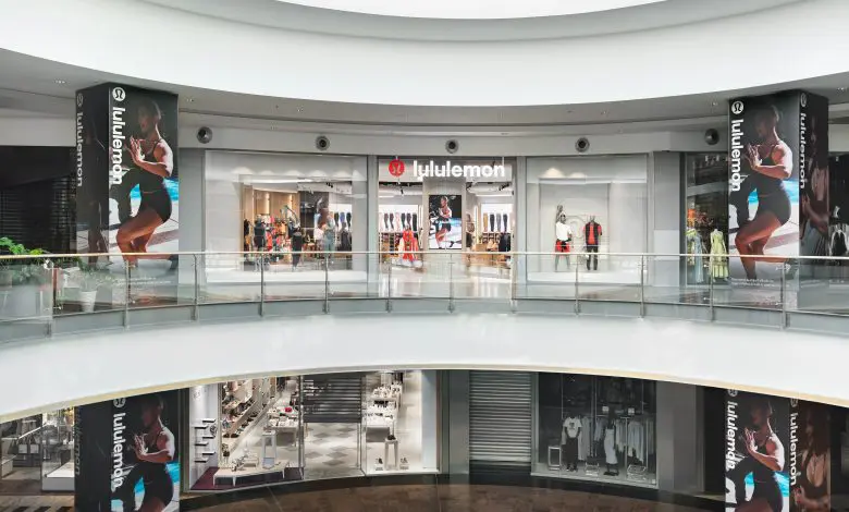 lululemon își face debutul în România