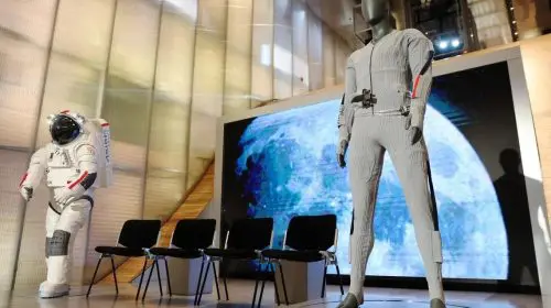 Prada a prezentat noile costume ale astronauților de la NASA