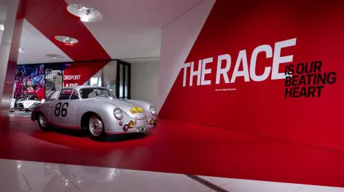 Porsche aduce un omagiu istoriei motorsportului cu o expoziție specială