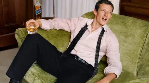 Callum Turner este numit ambasador global de imagine pentru Johnnie Walker Blue Label