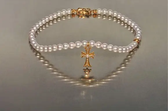 Mikimoto și Chrome Hearts colaborează pentru o colecție de bijuterii din aur 22k și perle