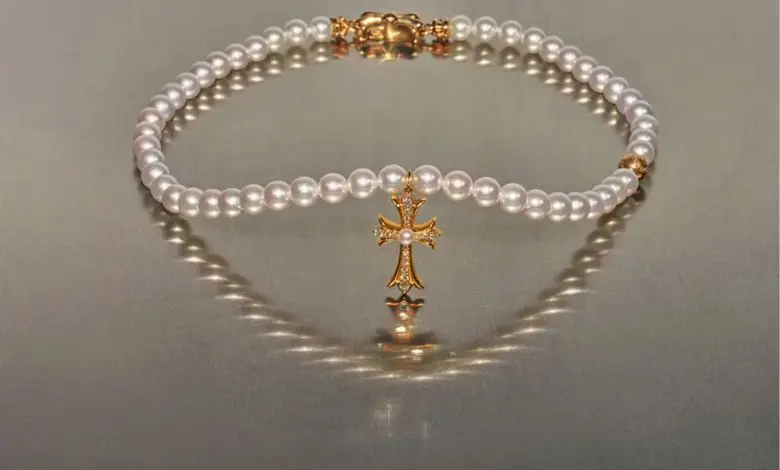 Mikimoto și Chrome Hearts colaborează pentru o colecție de bijuterii din aur 22k și perle