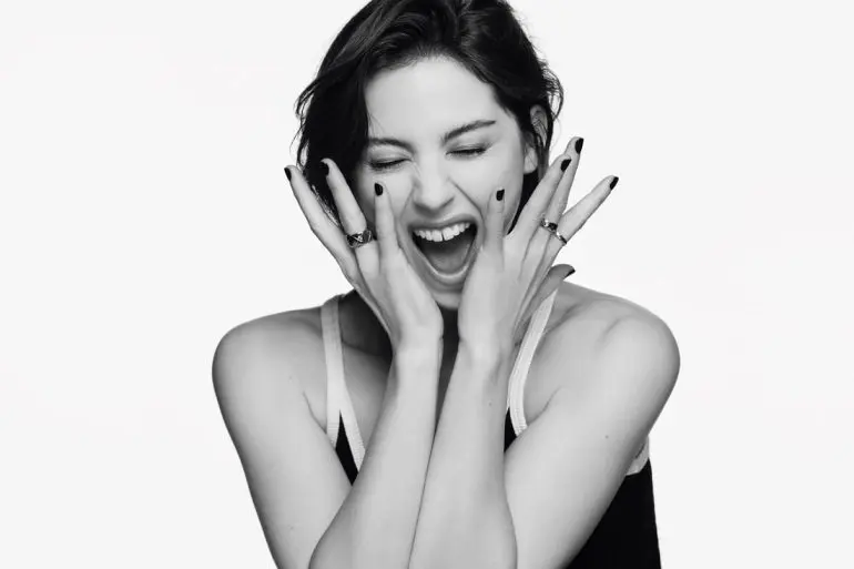 Gracie Abrams Coco Mademoiselle Chanel