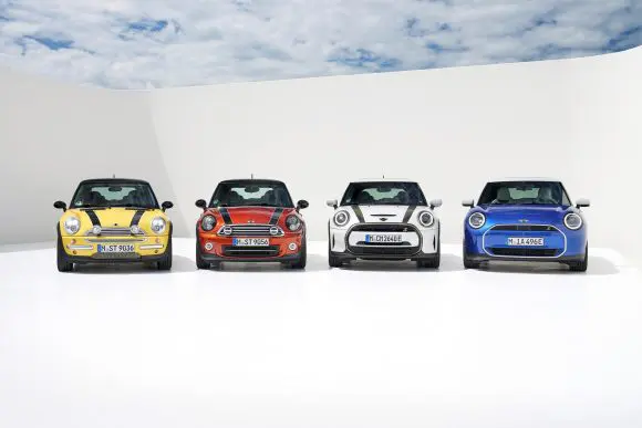 MINI sărbătorește 25 de ani de istorie a designului sub umbrela BMW Group