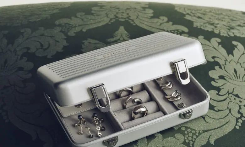 RIMOWA a creat o casetă pentru bijuterii