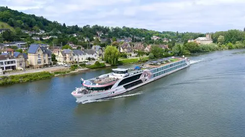 VIVA Cruises a inaugurat primul său hotel plutitor pe Sena