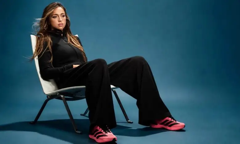 Tate McRae este imaginea campaniei noului model adidas Climacool