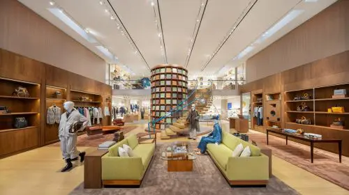 Louis Vuitton transformă magazinul de pe Rodeo Drive într-un spațiu imersiv