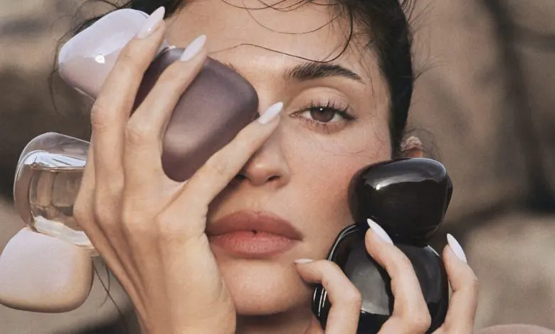 Kylie Jenner lansează un trio de parfumuri