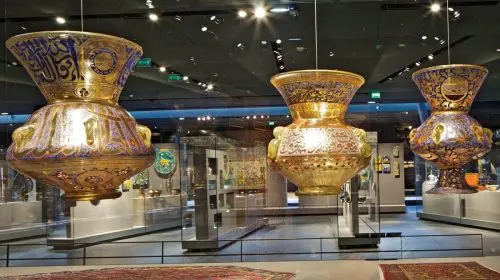 Smithsonian va deschide o expoziție de artă islamică cu opere împrumutate de la Luvru