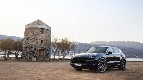 Test Drive Porsche Cayenne Base versus Porsche Cayenne E-Hybrid Coupé