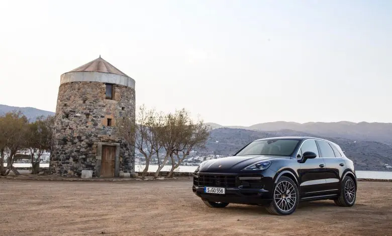 Test Drive Porsche Cayenne Base versus Porsche Cayenne E-Hybrid Coupé