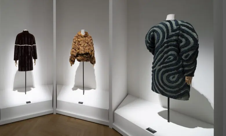 Fendi celebrează creațiile lui Karl Lagerfeld printr-o expoziție la Roma