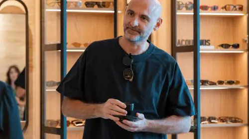 Simon Jablon, creative director Linda Farrow: „Când cineva cumpără un produs de la noi, știe că acesta a fost făcut cu dragoste”