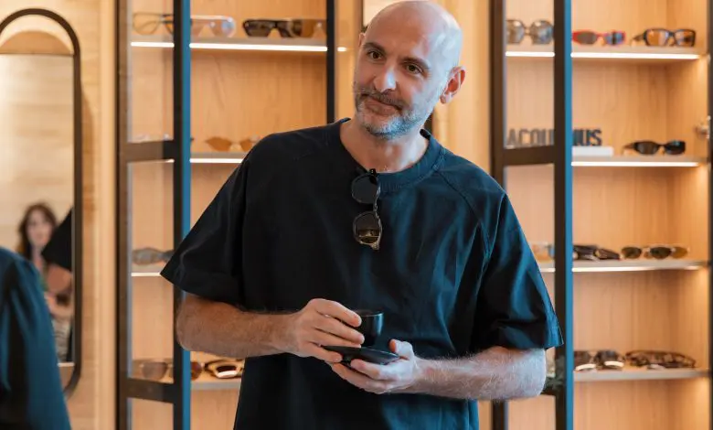 Simon Jablon, creative director Linda Farrow: „Când cineva cumpără un produs de la noi, știe că acesta a fost făcut cu dragoste”