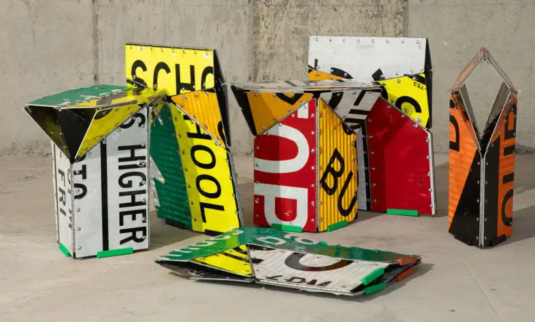 Heron Preston transformă indicatoarele rutiere din New York în piese de mobilier